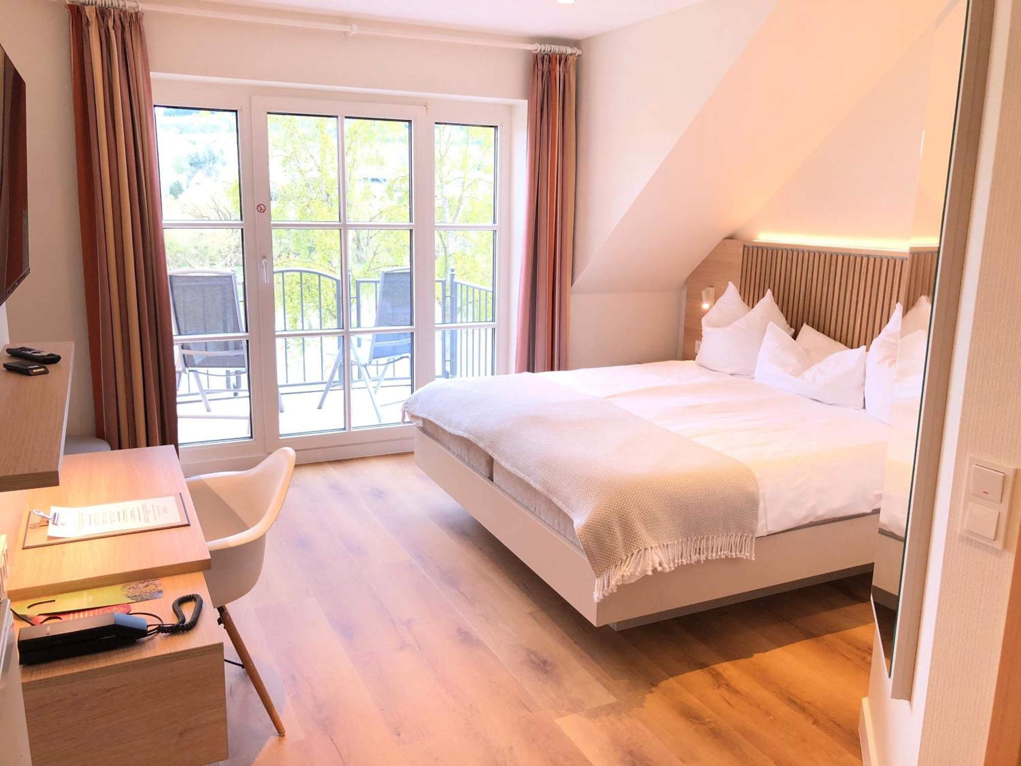 Hotel Zur Traube Ирциг Экстерьер фото